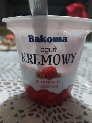 Jogurt kremowy z malinami i granolą Bakoma