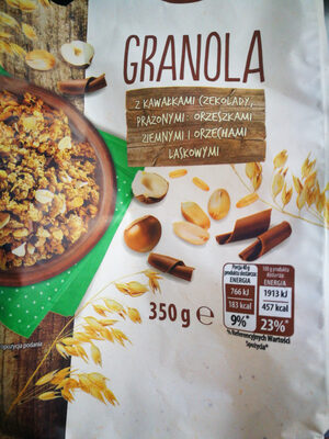 granola z kawałkami czekolady, prażonymi orzeszkami ziemnymi ilaskowymi vitanella