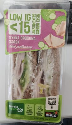 Kanapka trójkątna chleb proteinowy, szynka drobiowa, ogórek, sałata Tomcio paluch