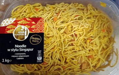 Noodle w stylu Singapur z warzywami, mięsem wieprzowym i jajkiem Asia Flavours